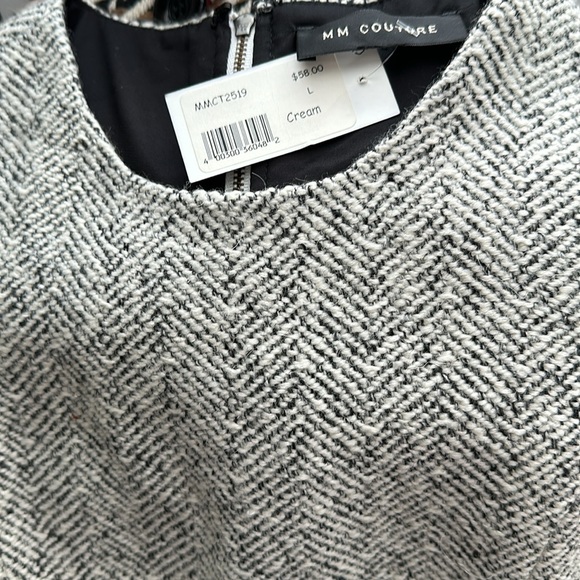 Plaid Sleeveless pleated top. Size L. Zipper back closure. New with tags. - Picture 2 of 2